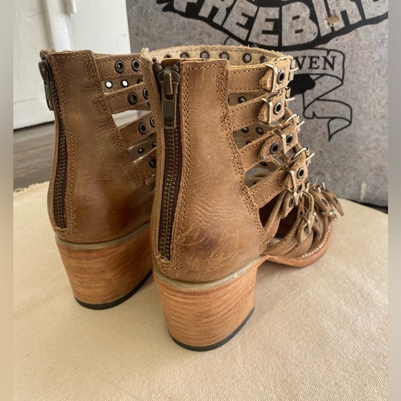 Freebird by Steven Cassandra Heeled Strappy Sandals Distressed Leather W6 Boho - Picture 3 of 15
